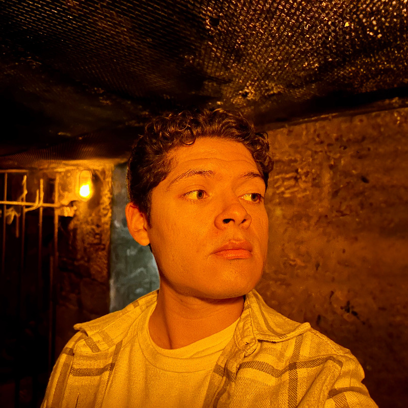 Eddie in Newcastle castle dungeon
